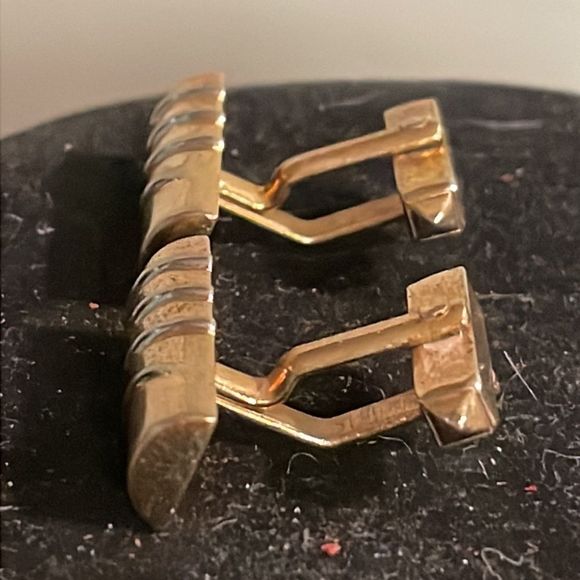 Vintage-1940s-Art Deco Swank gold plated 3D design rectangular toggle cuff links - Picture 7 of 15